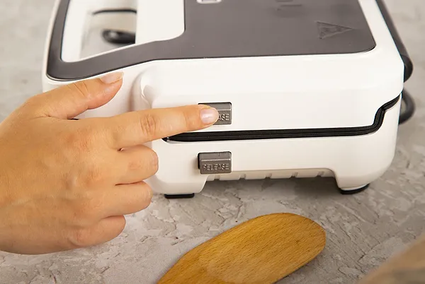 Фото - Бутербродница Tefal SW701110