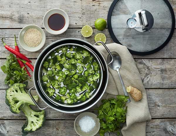 Фото - Кастрюля WMF 1743016040 Vitalis Aroma с пароваркой 28 см