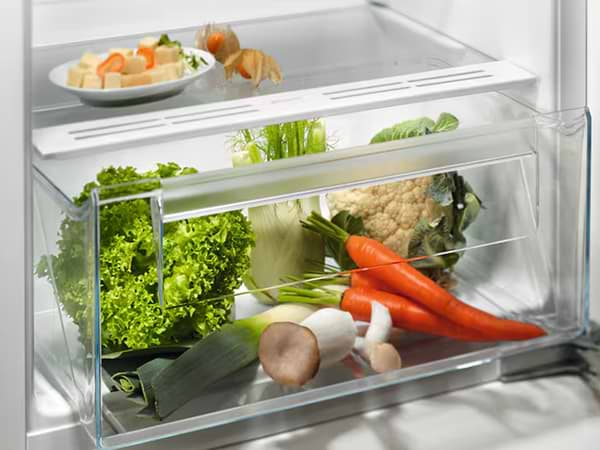 Фото - Холодильник встраиваемый Electrolux LRB3AE12S