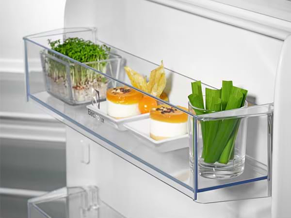 Фото - Холодильник встраиваемый Electrolux ERD6DE18S4