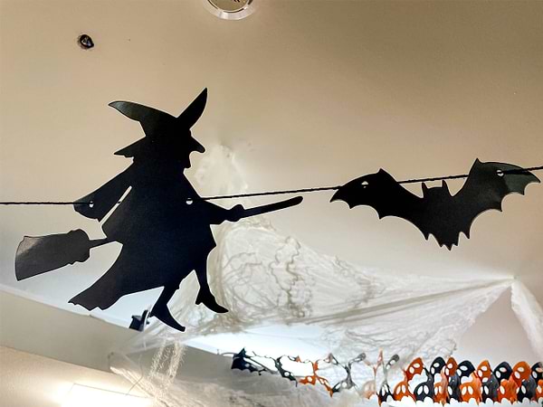 Фото - Гирлянда бумажная YES! Fun Ведьмочки, 11 фигурок, 3м (973645)