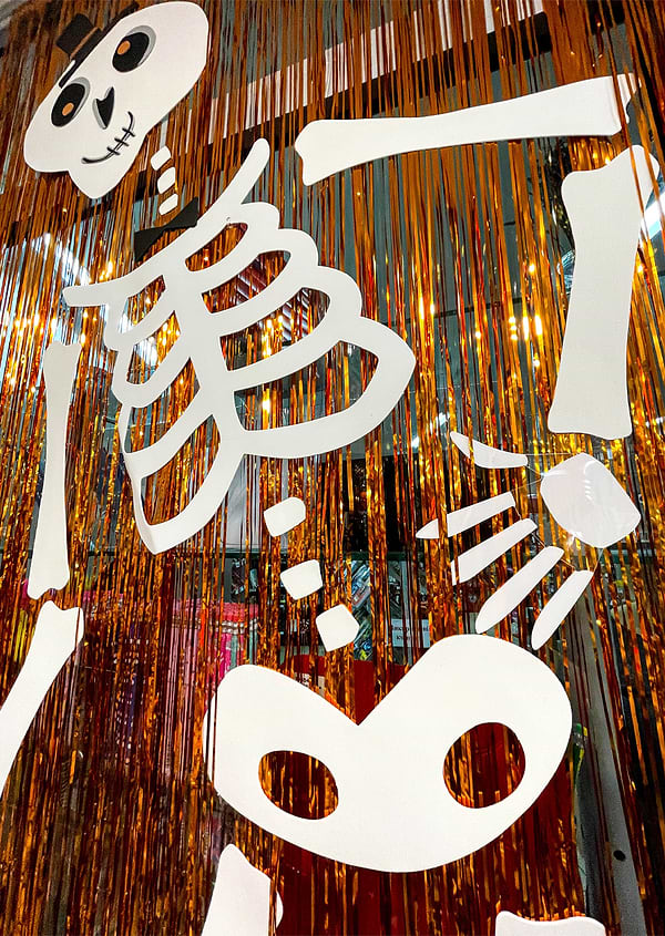 Фото - Мішура Halloween YES! Fun Штора для фотозони, l-50 см, h-270 см, зол.