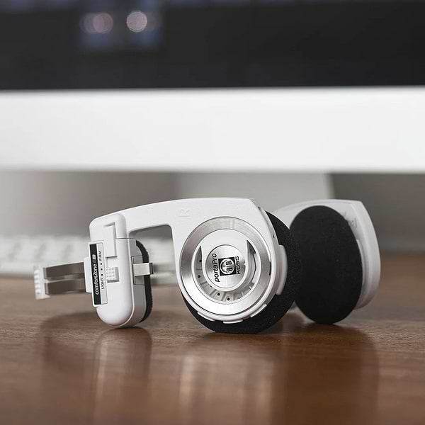 Фото - Навушники накладні дротові Koss Porta Pro White (198178.101)