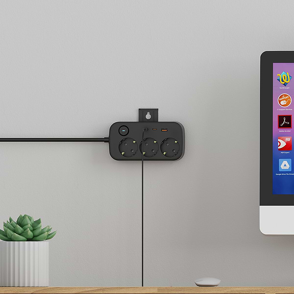 Фото - Сетевой фильтр Ultra PB70312 (3 роз., 1 USB, 2 Type-C, 2,5м) Черный