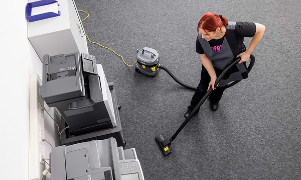 Фото - Пилосос для сухого прибирання з мішком Karcher T 11/1 Hepa (1.527-199.0)