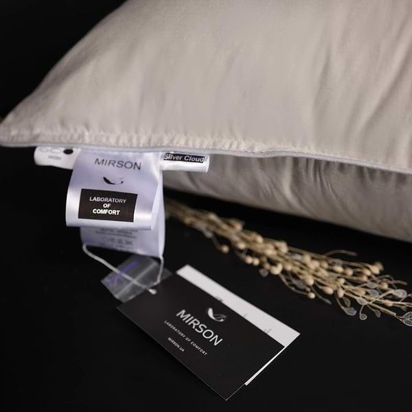 Фото - Подушка стандартна MirSon №207 Silver Cloud 70х70 см (2200009348945)