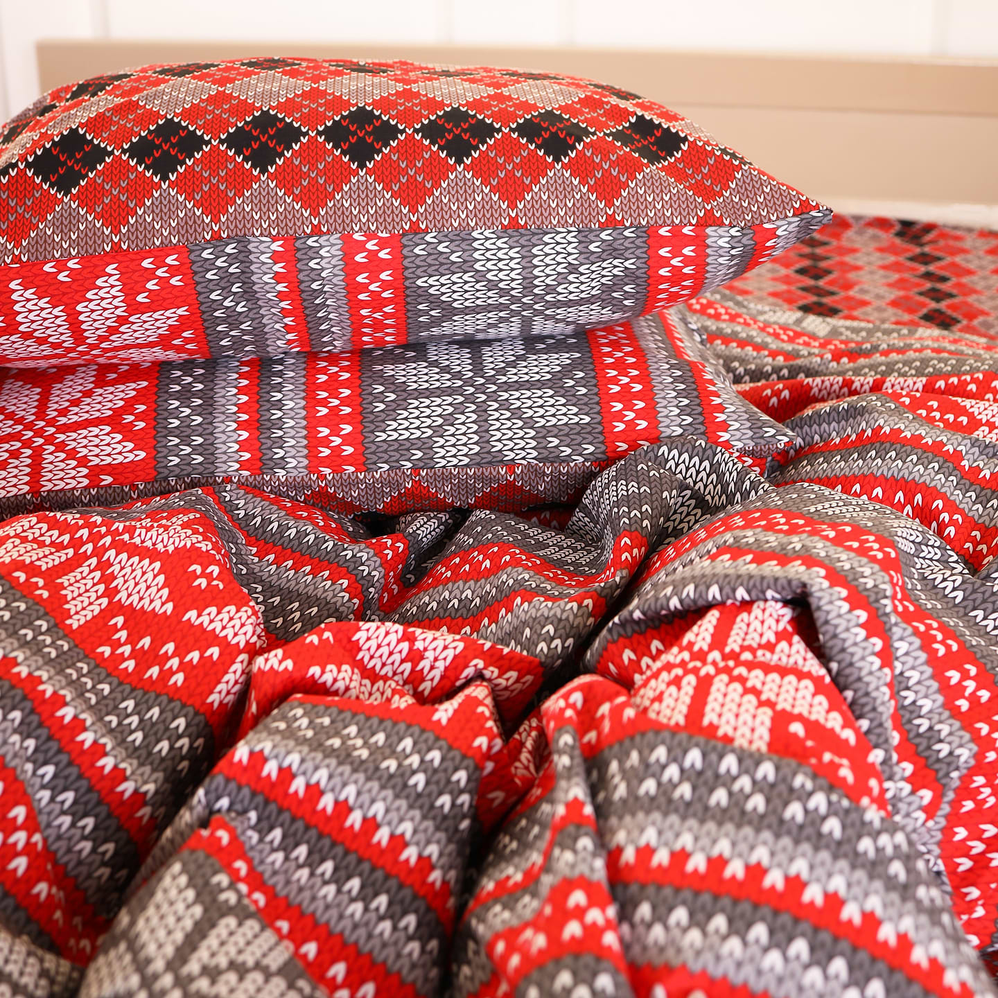 Наволочка MirSon 17-0658 Jingle Ranforce Elite Червона з сірим 70х70 (2200009612299)