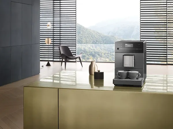 Фото - Кофемашина Miele CM5310
