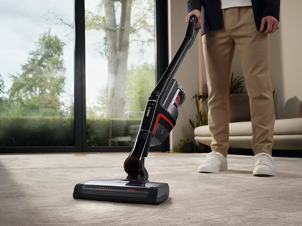 Фото - Пилосос ручний для дому Miele SMUL1 05 TRIFLEX HX1 Чорний обсидіан/Червоний