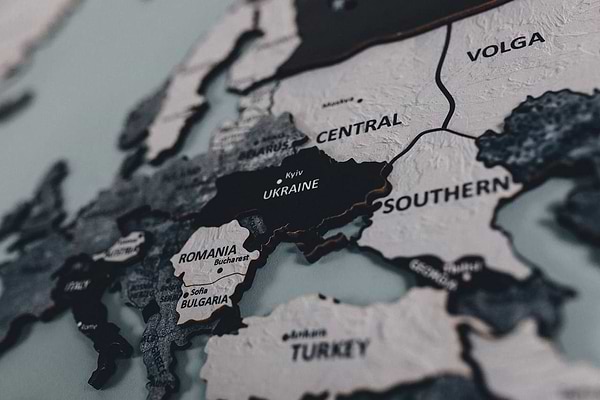 Фото - Пазли (8+) PuzzleOk Мапа Світу двошарова дерев'яна, настінна (Арт-06013)