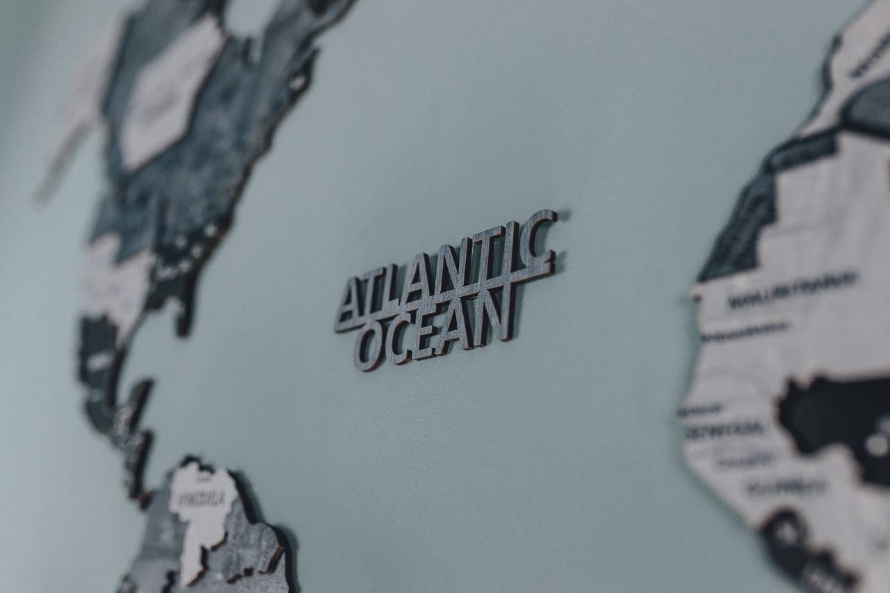 Фото - Пазли (8+) PuzzleOk Мапа Світу двошарова дерев'яна, настінна (Арт-06013)