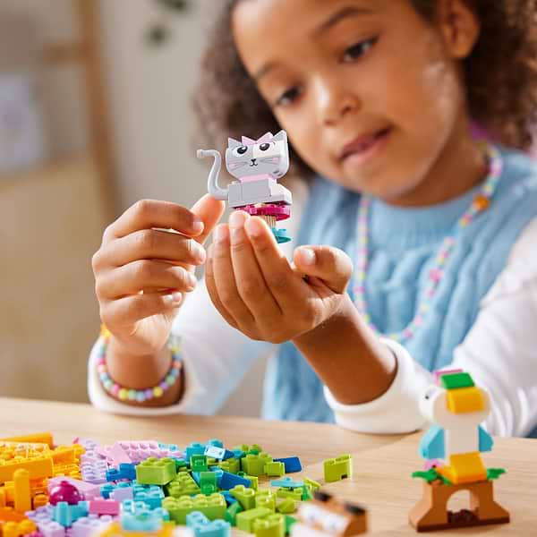 Фото - Конструктор LEGO Classic Творческие любимцы (11034)