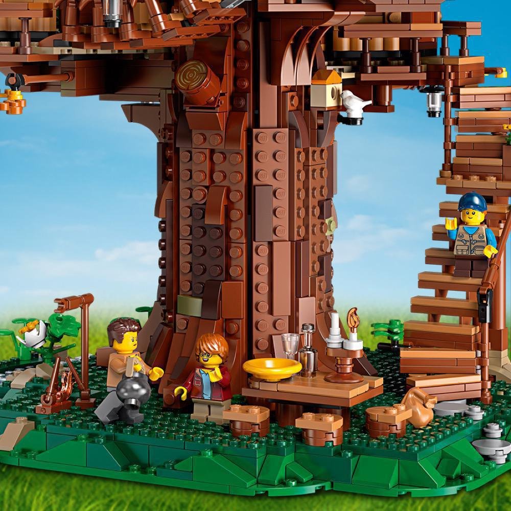 Фото - Конструктор LEGO Ideas Домик на дереве (21318)