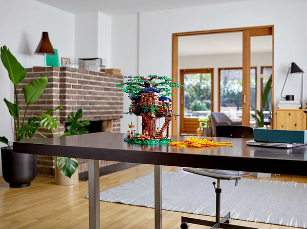 Фото - Конструктор LEGO Ideas Домик на дереве (21318)