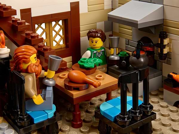 Фото - Конструктор LEGO Ideas Средневековая Кузница (21325)