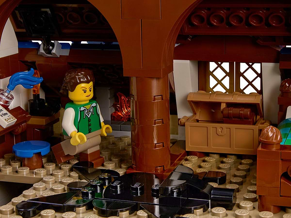 Фото - Конструктор LEGO Ideas Средневековая Кузница (21325)