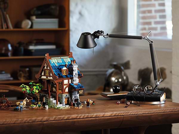 Фото - Конструктор LEGO Ideas Средневековая Кузница (21325)