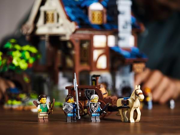 Фото - Конструктор LEGO Ideas Средневековая Кузница (21325)
