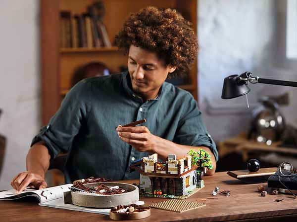 Фото - Конструктор LEGO Ideas Средневековая Кузница (21325)