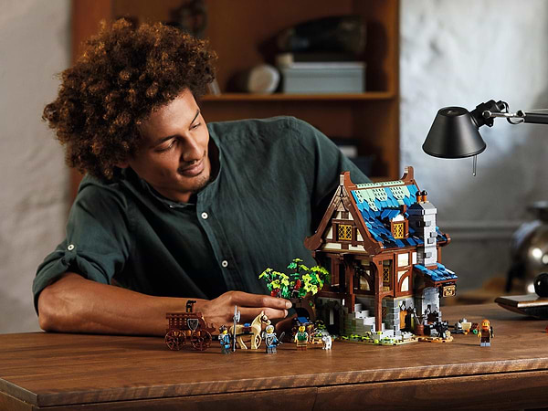 Фото - Конструктор LEGO Ideas Средневековая Кузница (21325)