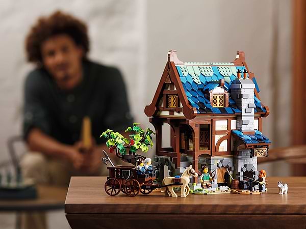 Фото - Конструктор LEGO Ideas Средневековая Кузница (21325)