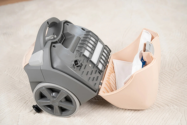 Фото - Пилосос для сухого прибирання з мішком Zelmer Antek ZVC 352