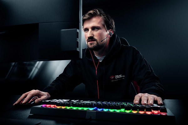 Фото - Гарнитура проводная игровая Trust GXT 408 Cobra Multiplatform 3.5mm Red (23029)
