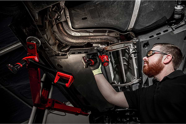 Фото - Ліхтар акумуляторний Milwaukee M12 UCL-0 (4933478868)