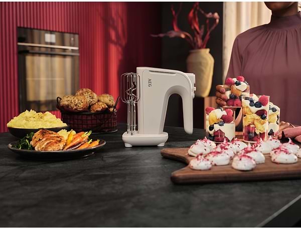 Фото - Миксер Electrolux EHM4W