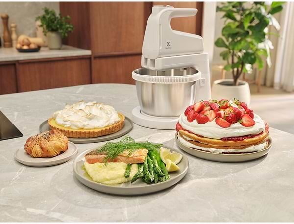 Фото - Міксер з чашею Electrolux ESM4W