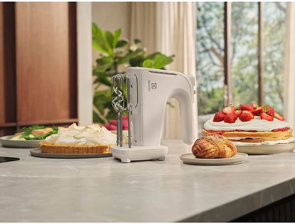 Фото - Миксер Electrolux EHM4W