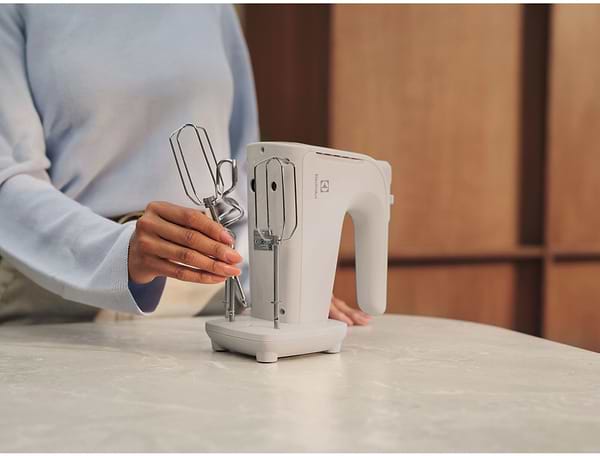 Фото - Миксер Electrolux EHM4W