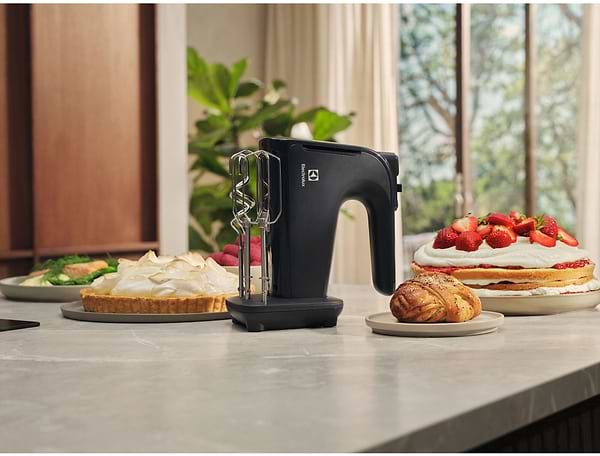 Фото - Миксер Electrolux EHM4B
