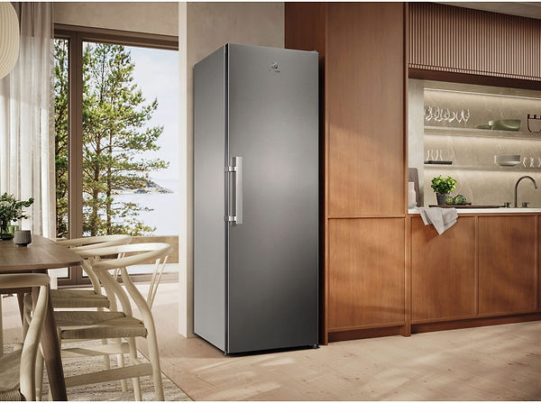 Фото - Холодильник Electrolux LRT7ME39X