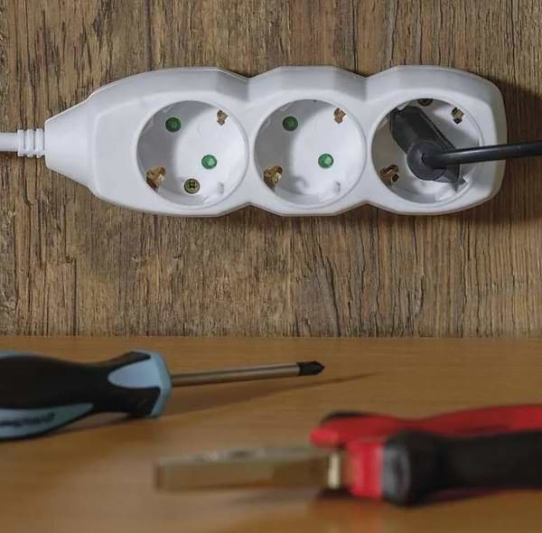 Фото - Подовжувач 220В EMOS P0523R, 5 розетки, 3 м.