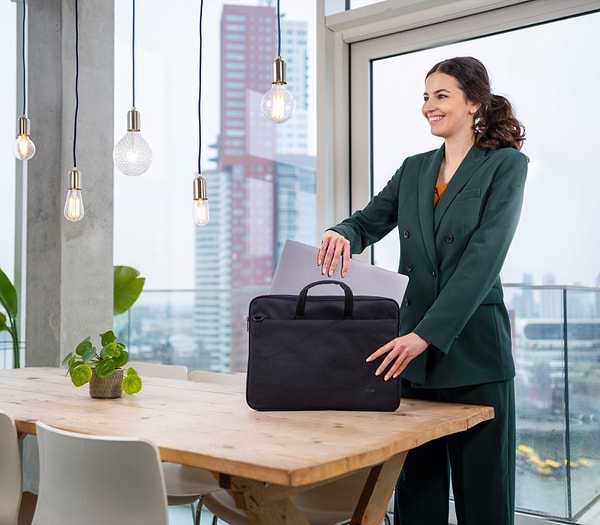 Фото - Сумка для ноутбуку Trust Bologna 16" Eco Black (24447)
