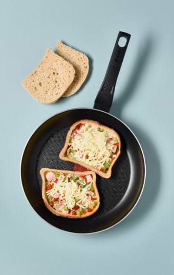 Фото - Сковорода універсальна Tefal B5550453 EXTRA COOK&CLEAN 24 см