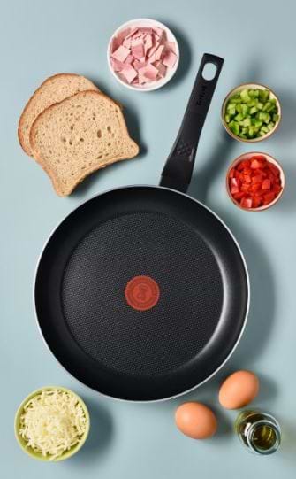 Фото - Сковорода універсальна Tefal B5550453 EXTRA COOK&CLEAN 24 см