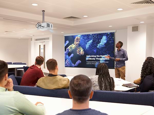 Фото - Проектор Viewsonic LSD400W (VS20643)