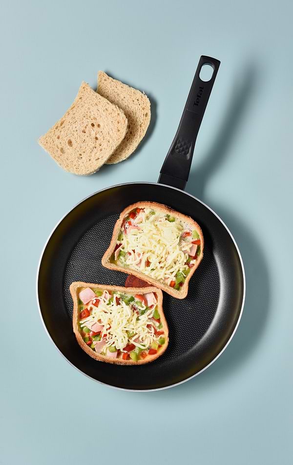 Фото - Сковорода універсальна Tefal B5550553 EXTRA COOK&CLEAN 26 см