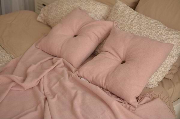 Фото - Подушка декоративна Прованс DIJON powder з ґудзиком 45х45 см (011249)