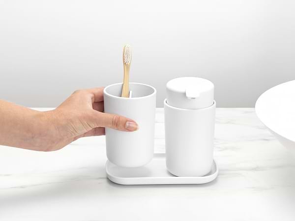 Фото - Дозатор для мыла Brabantia +подставка для зубных щеток и поднос 3 пр. 280382