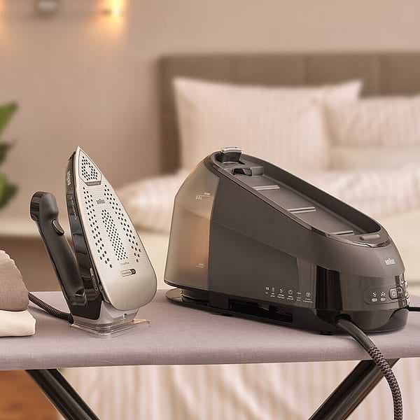 Фото - Утюг с парогенератором Braun IS5249BK