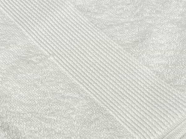Фото - Рушник банний GM Textile білий махровий з бордюром 70х140