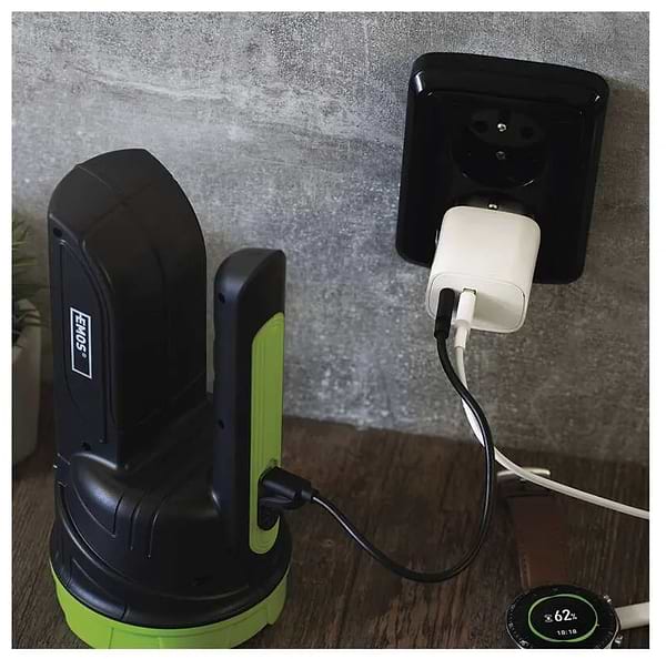 Фото - Сетевое зарядное устройство EMOS V02B15 1xUSB-A, 1xUSB-C 15W 220V (V02B15)