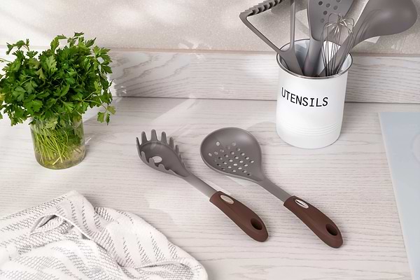 Фото - Ложка для спагетті Ardesto Gemini 28 см Gray/Brown (AR2155PG)