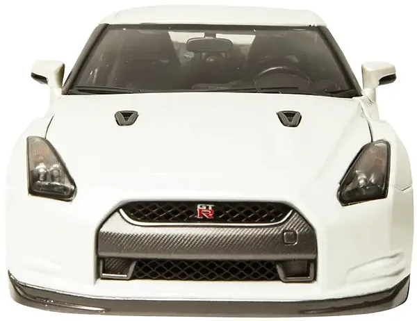 Фото - Коллекционная машинка 1:24 Bburago Nissan GT-R (ассорти красный, белый металлик, 1:24) (18-21082)