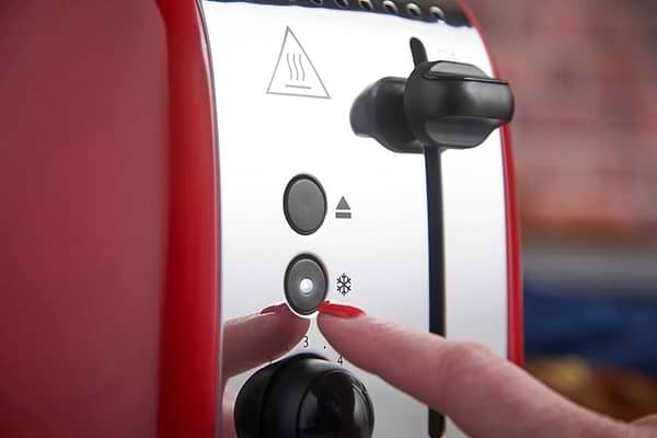 Фото - Тостер Russell Hobbs Colours Plus Red (26554-56)