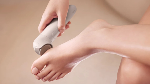 Фото - Мультифункциональный прибор по уходу за кожей Philips Бьюти-набор BRE748/00 серии 9900 с насадкой Skin LED