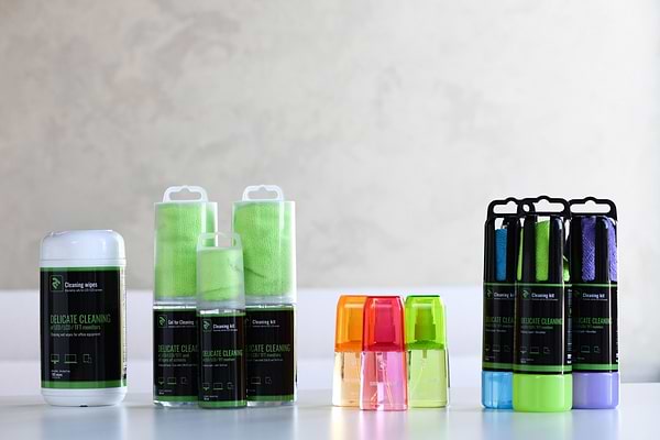 Фото - Набір для чищення екранів 2E 150ml Liquid for LED/LCD + серветка 15x15 см (2E-SK21L)